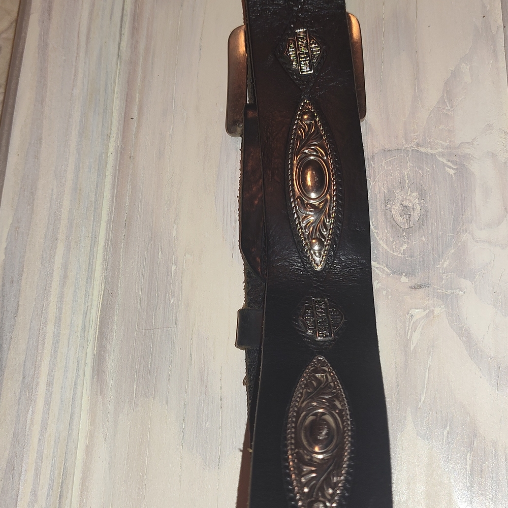 Harley-Davidson Black Leather Belt with Ornate Silver-Tone Conchos 🖤🖤🖤